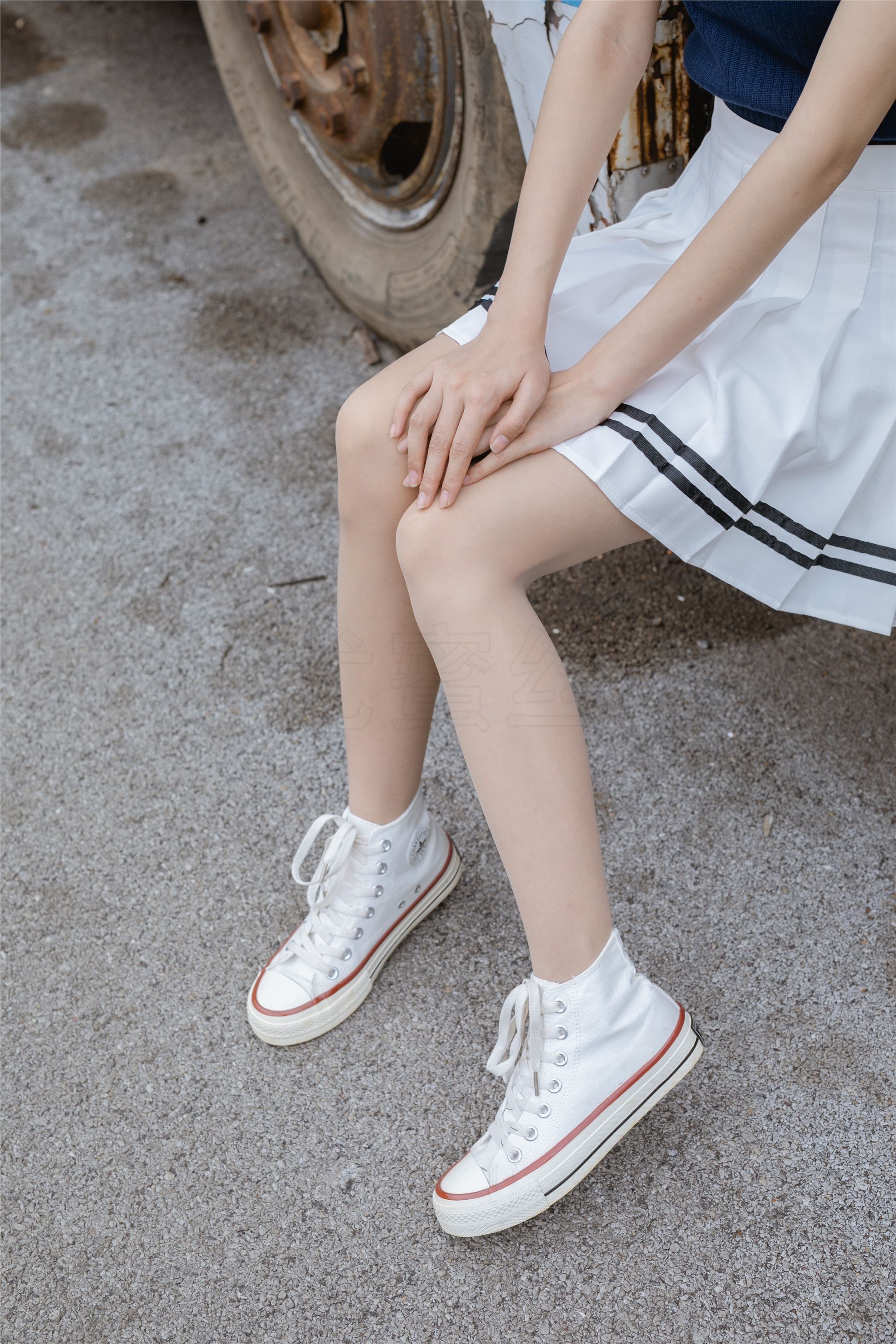 尤蜜丝 穿搭写真 NO.048